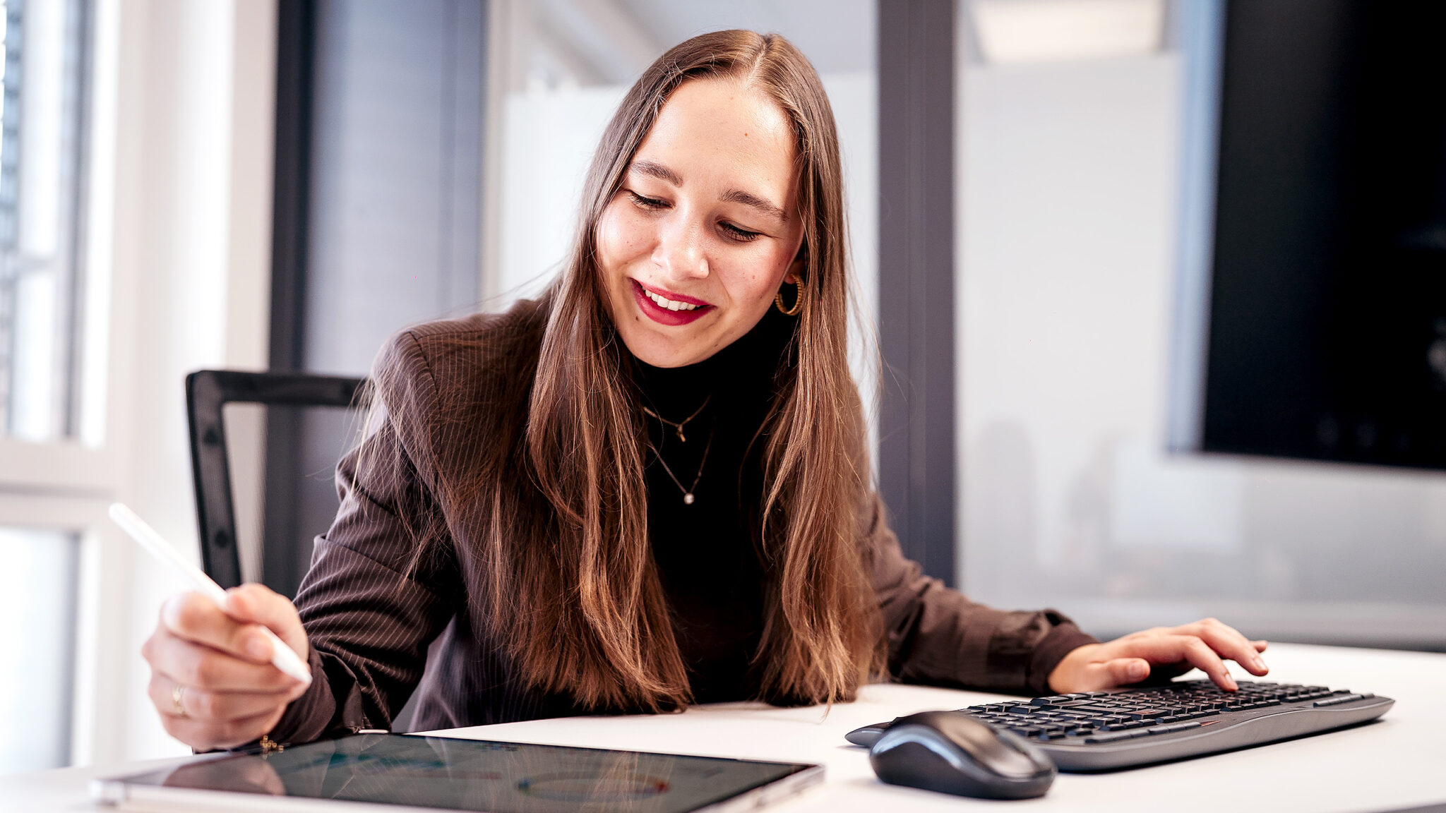 adiuvis-img-16x9-hero-8