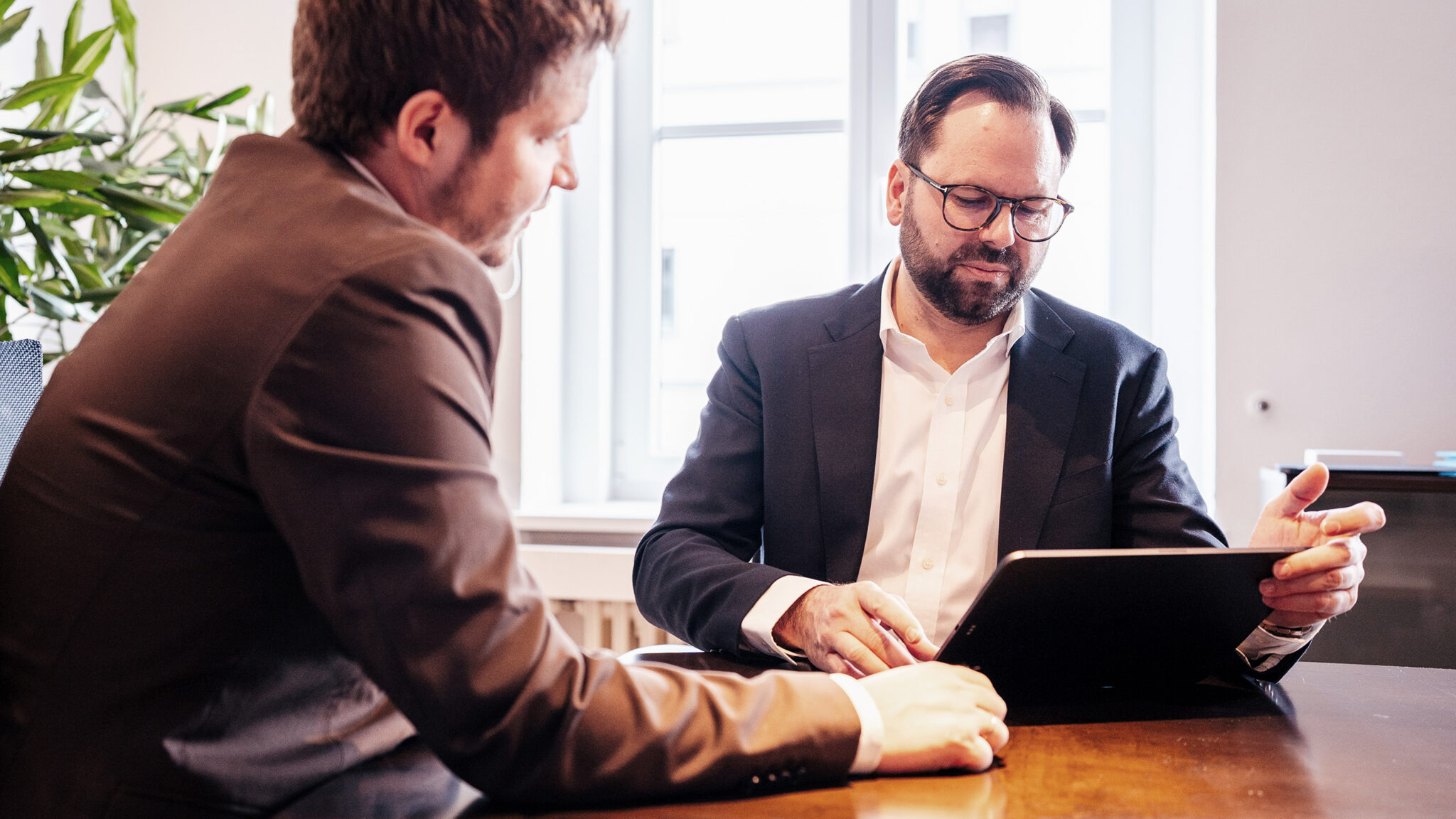 adiuvis-img-16x9-hero-31