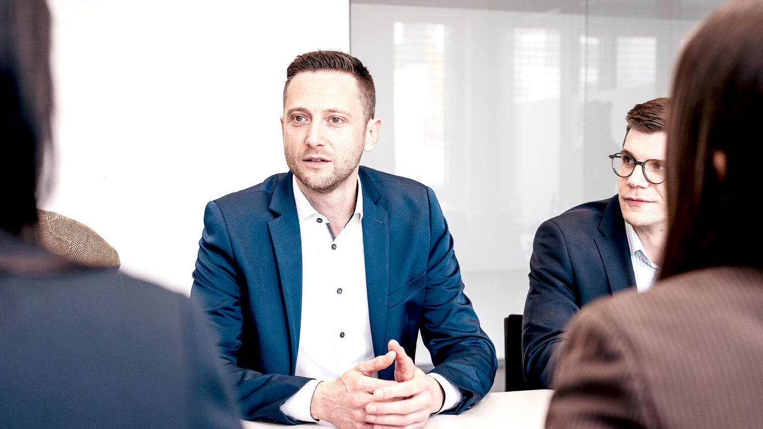 adiuvis-img-16x9-hero-7