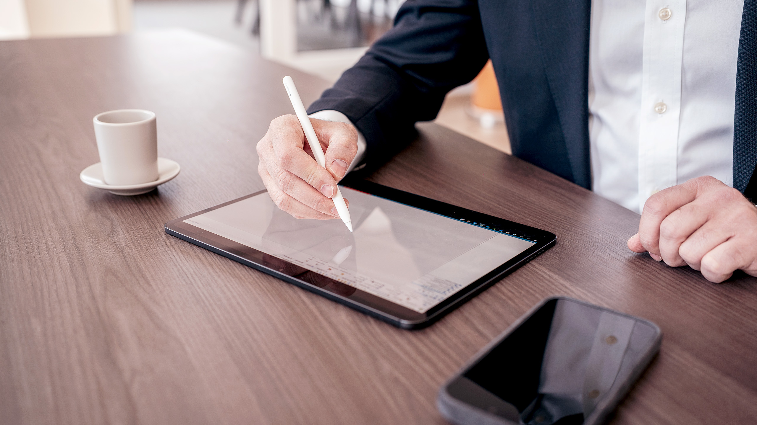 adiuvis-img-16x9-hero-35